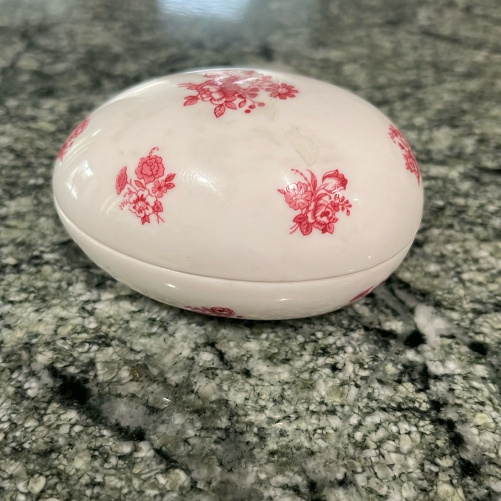 Danbury Mint porcelain egg box Spode 3 inches